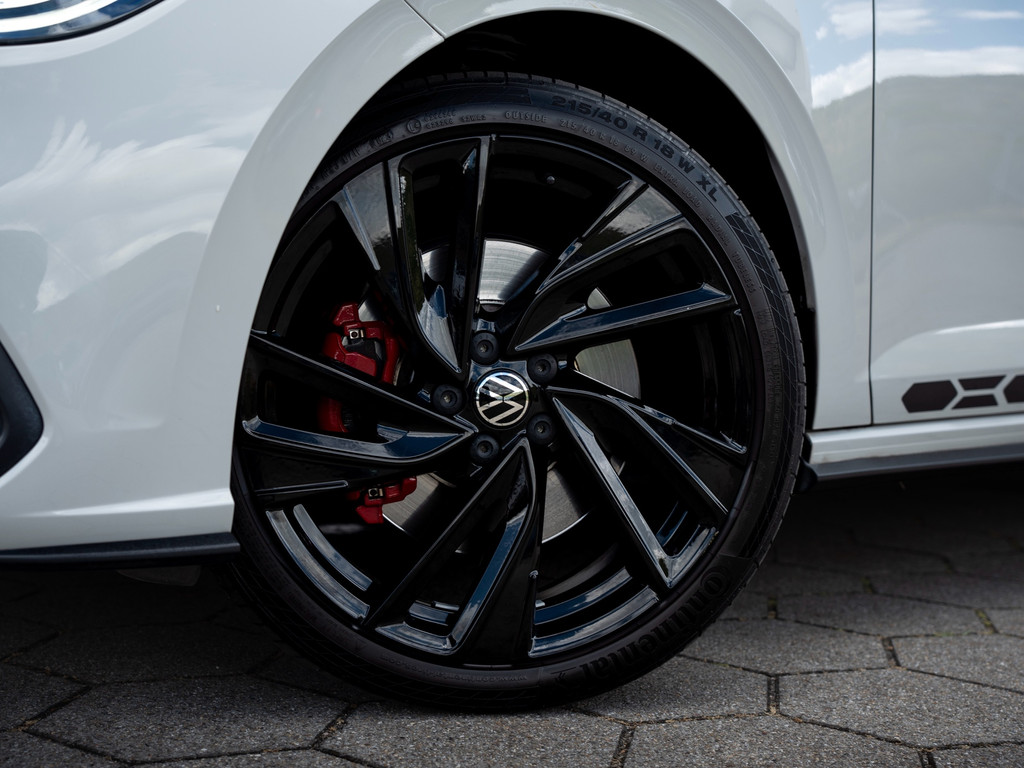 54743455-4.jpg