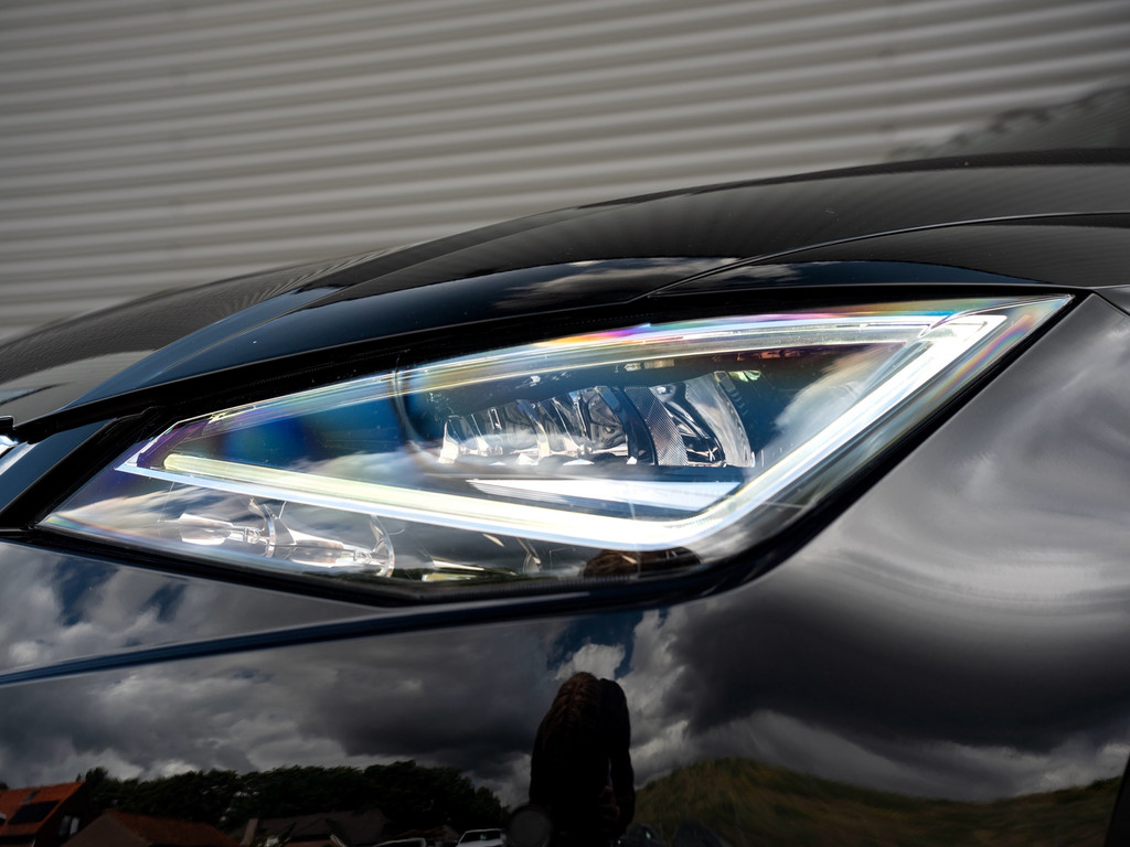54745491-3.jpg