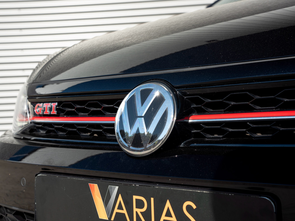 55930953-2.jpg